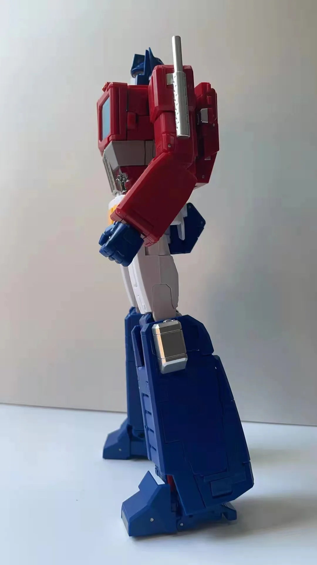 MP44 Optimus Prime KO Version Action Figure – G1 Masterpiece 3.0 Toy - Realgroupuae